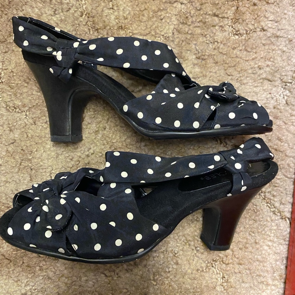 NWOT Aerosoles black and white polka dot heels size 9